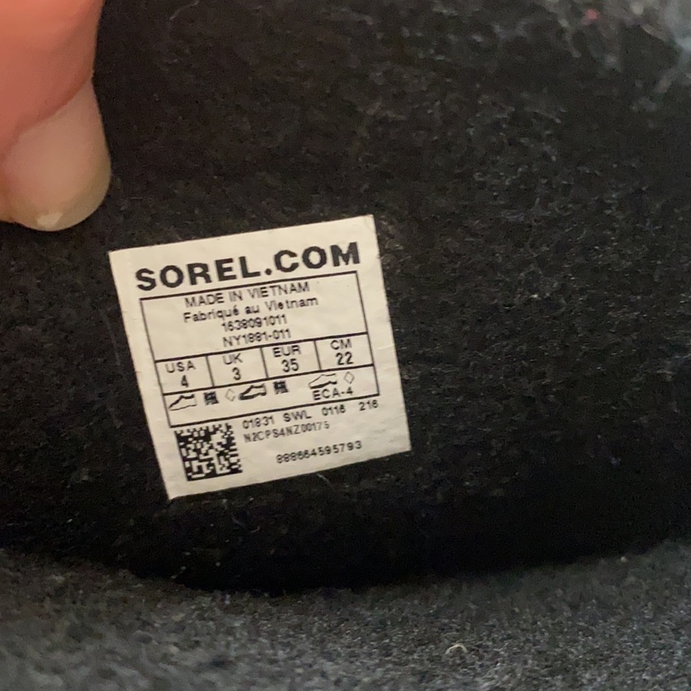 Sorel insulated pull on boots size 4 - Picture 8 of 8